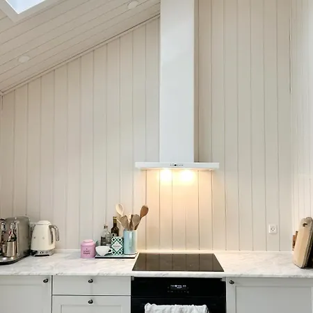 Lovely Summerhouse Surrounded By The Forest Nyaraló *