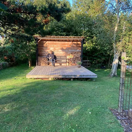 Lovely Summerhouse Surrounded By The Forest Nyaraló