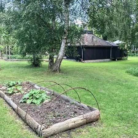 Lovely Summerhouse Surrounded By The Forest Nyaraló *