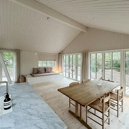 Lovely Summerhouse Surrounded By The Forest * Rørvig