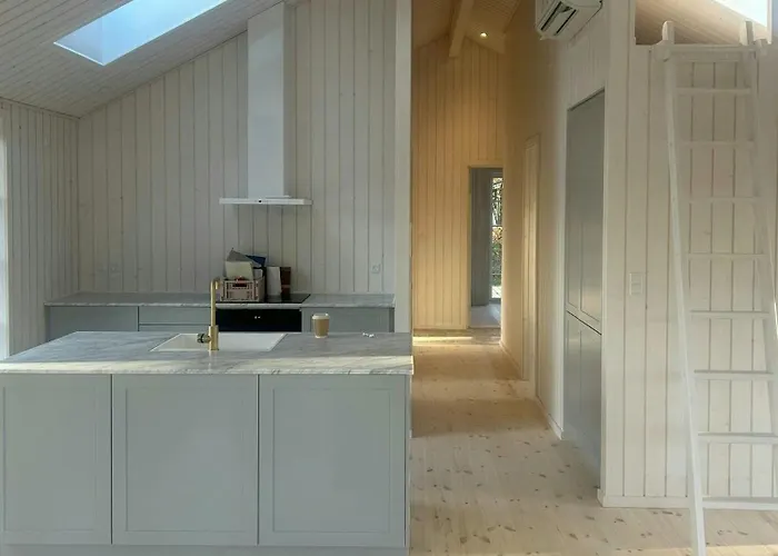 Lovely Summerhouse Surrounded By The Forest * Rørvig