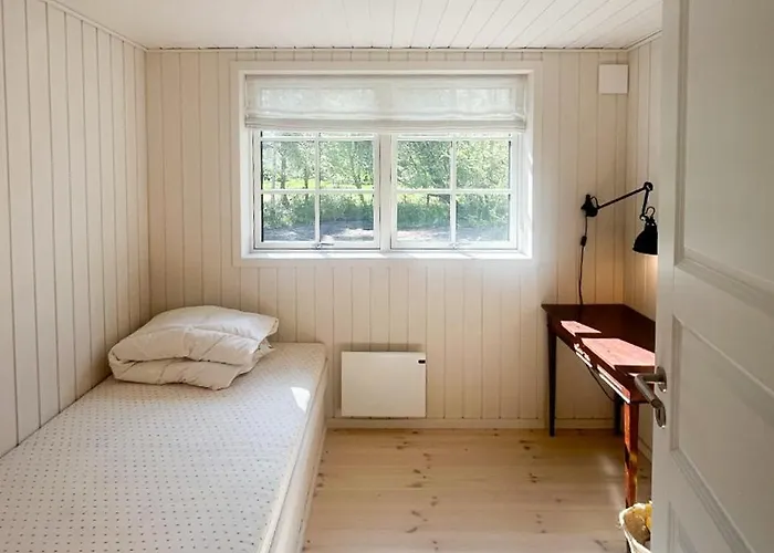 Feriehus Lovely Summerhouse Surrounded By The Forest
