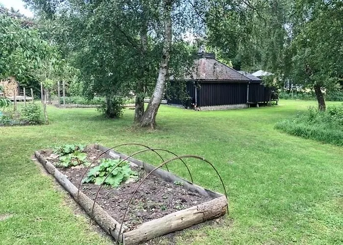 Lovely Summerhouse Surrounded By The Forest Feriehus *